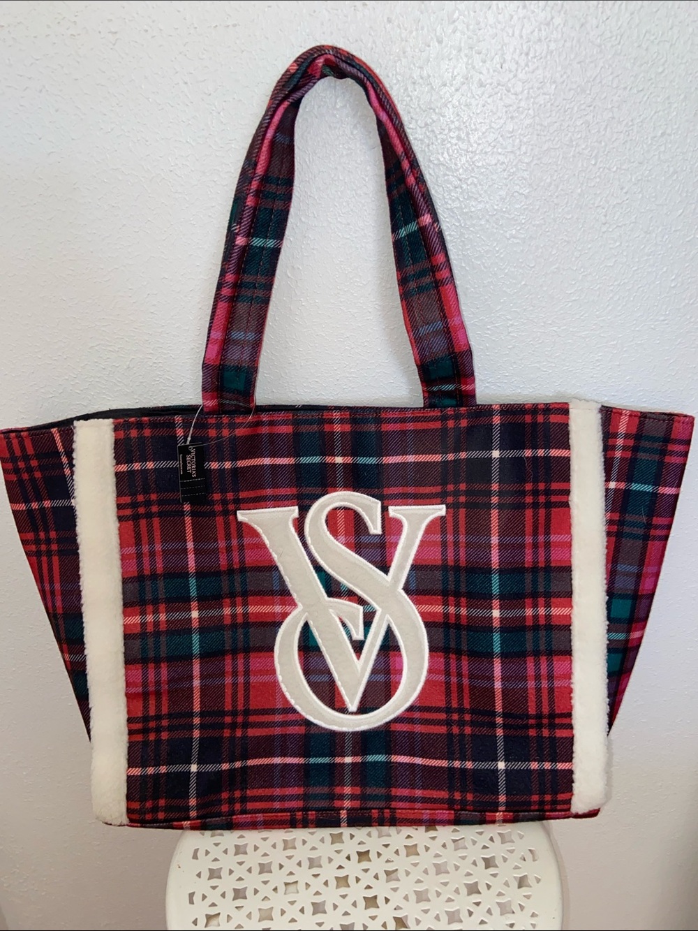 NWT Victoria's Secret Red & Black Plaid Tote w/ White Sherpa Trim snap closure